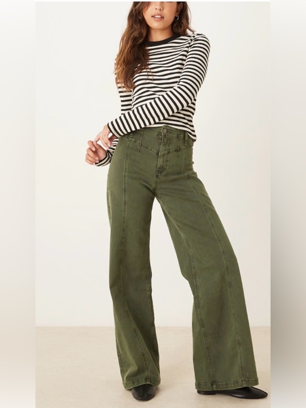 FREE PEOPLE X We The Free Libre Wide Leg Jeans - Thyme in size 25